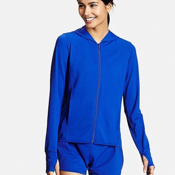uniqlo blue hoodie